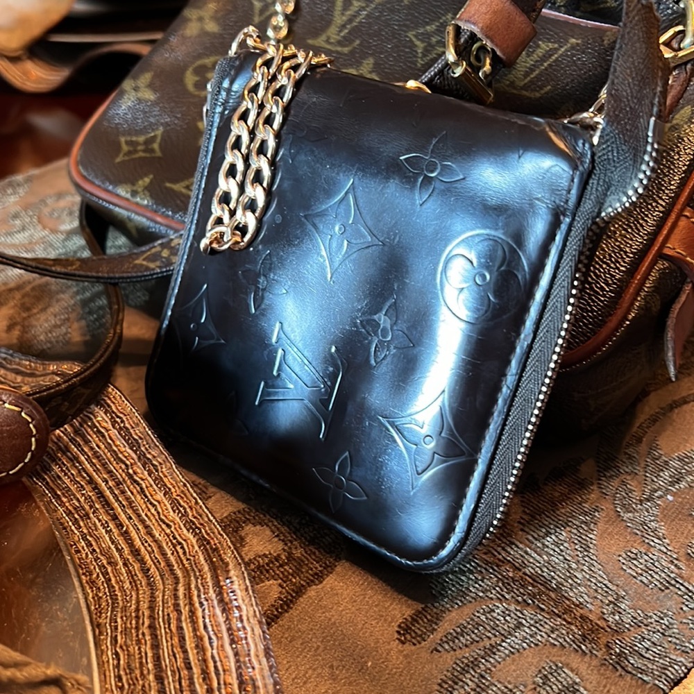 Louis Vuitton porte Monnaie billet/Wallet/shoulder, cross body bag. Unisex.